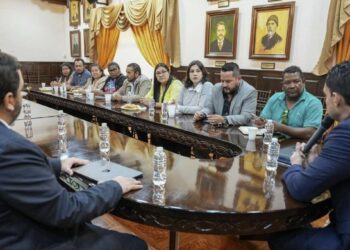 Congreso Nacional escucha las demandas de comisión de afectados por Koriun Inversiones