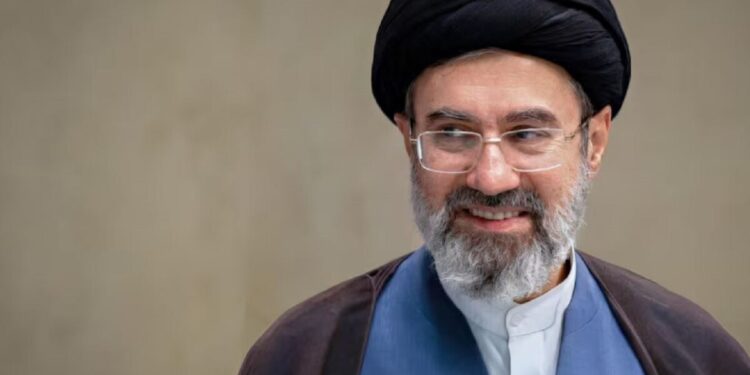 El líder supremo de Irán desafía a Estados Unidos y el petróleo se dispara