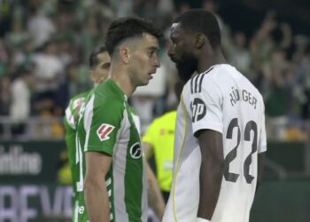 Real Madrid empata 1-1 con Betis y deja al Barcelona a un paso del título
