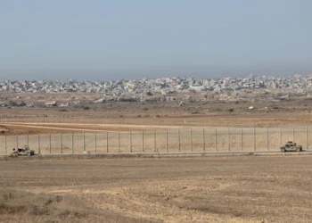 Israel mata a 6 gazatíes en un puesto de control del campamento de refugiados de Al Bureij