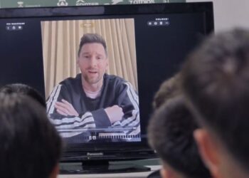 El video del primer mensaje de Messi al plantel del Cornellà, el club que compró en España