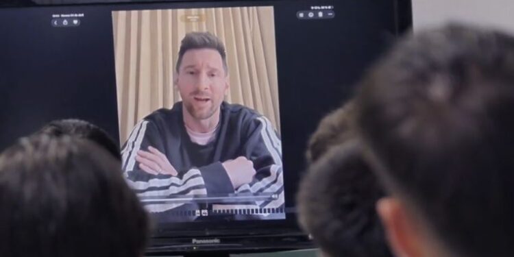 El video del primer mensaje de Messi al plantel del Cornellà, el club que compró en España