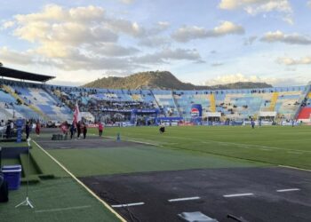 ¡Vetado el Nacional! Olimpia y Motagua deberán buscar canchas alternas y pagar una multa
