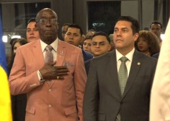Edil capitalino Juan Diego Zelaya firma convenio de cooperación con alcalde de Oxford