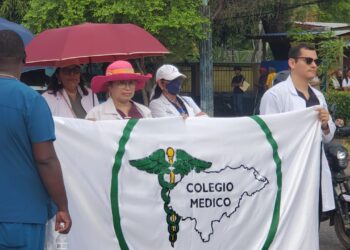 ¡Con un rosario de exigencias! Médicos se mantienen en huelga a nivel nacional; y los pacientes, “mal, gracias”