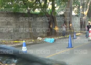 ¡Dantesco! Ensabanado hallan cadáver de un hombre en la col. Zerón de SPS