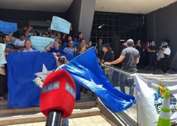 ¡Llegó la escoba! Cachurecos exigen plazas a sus bases y destitución de ñangaras del gobierno