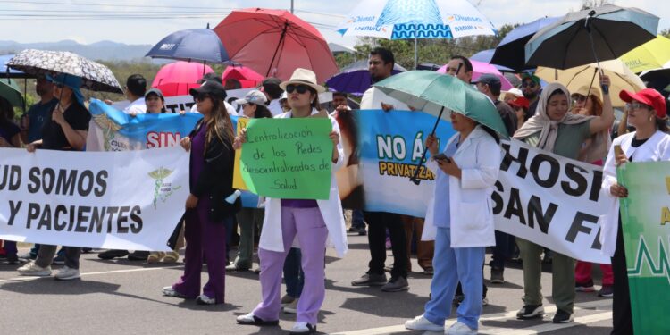 ¡Prohibido enfermarse! Sin atención permanecen los hospitales públicos por huelga médica