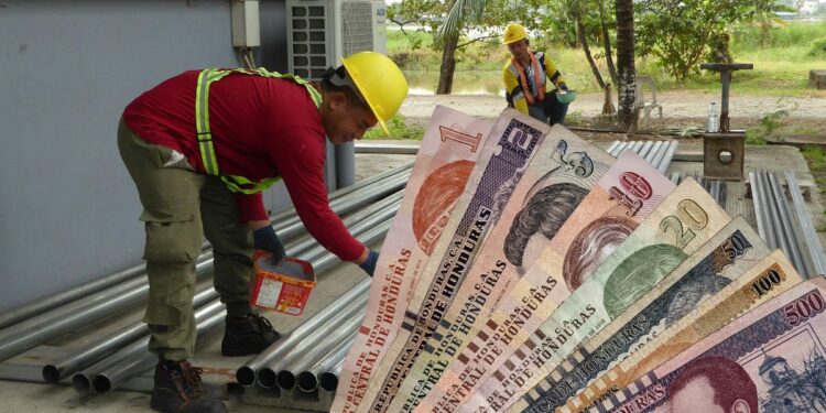 ¡Reajuste confirmado! Salario mínimo subirá entre 6% y 7.5%, aquí la tabla