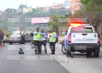 ¡Tragedia! Una mujer pierde la vida y dos más resultan heridos tras fuerte accidente en el Anillo Periférico de TGU