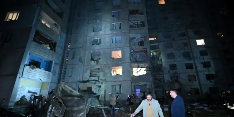 Ataque ucraniano contra edificios residenciales rusos deja más de 10 heridos, incluido un niño