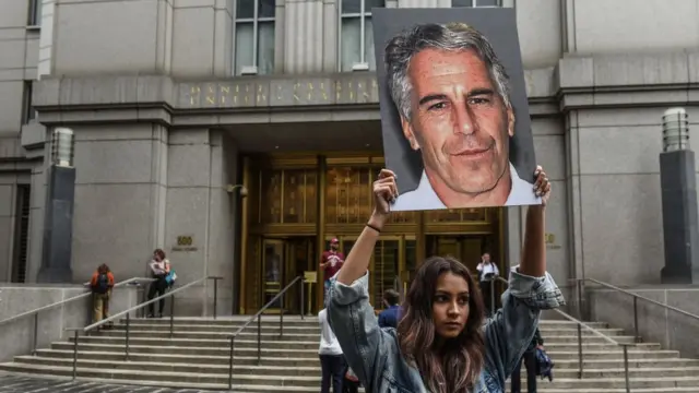 Exasistenta de Epstein acusa a un exalcalde de Miami Beach de agresión sexual
