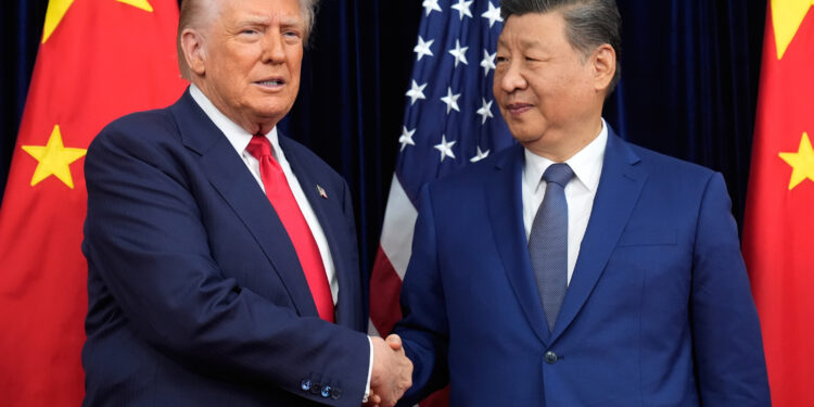 Trump viaja a Pekín en medio de tensiones entre Estados Unidos y China