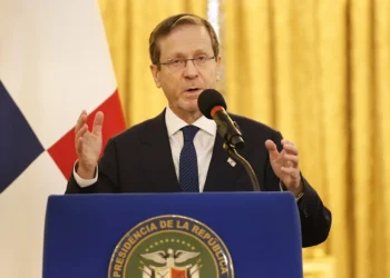 El presidente de Israel alerta en Panamá sobre el impacto de Irán en América Latina