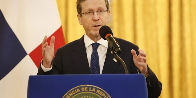 El presidente de Israel alerta en Panamá sobre el impacto de Irán en América Latina