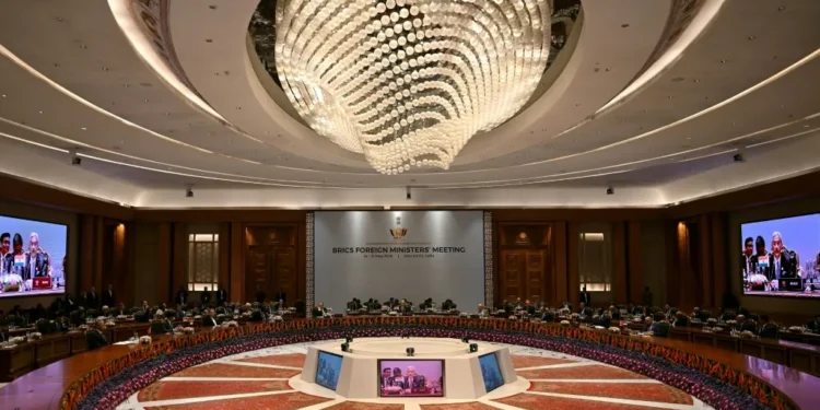 Irán dice que un acuerdo con EEUU no está cerca a pesar del incremento de la diplomacia