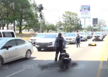 ¡Lamentable! Hombre pierde la vida tras resbalarse en un puente del sampedrano Bulevar del Norte