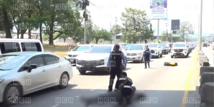 ¡Lamentable! Hombre pierde la vida tras resbalarse en un puente del sampedrano Bulevar del Norte