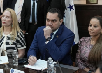 Presidente Zambrano se reúne con la primera dama para emprender acciones y fortalecer leyes contra el abuso sexual