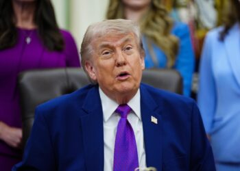 Trump insiste en que el uranio enriquecido de Irán debe ser entregado a Estados Unidos
