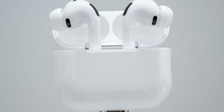 ¡Apple prepara AirPods con “ojos”! Tendrán cámaras e IA para que Siri vea todo a tu alrededor