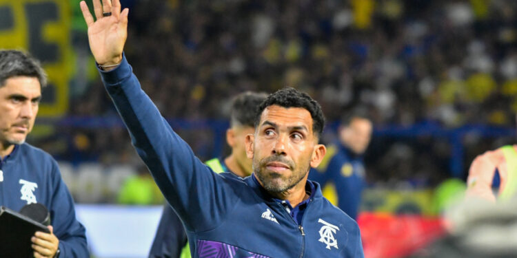 Carlos Tévez deja el banquillo de Talleres tras caer ante Belgrano en el clásico cordobés