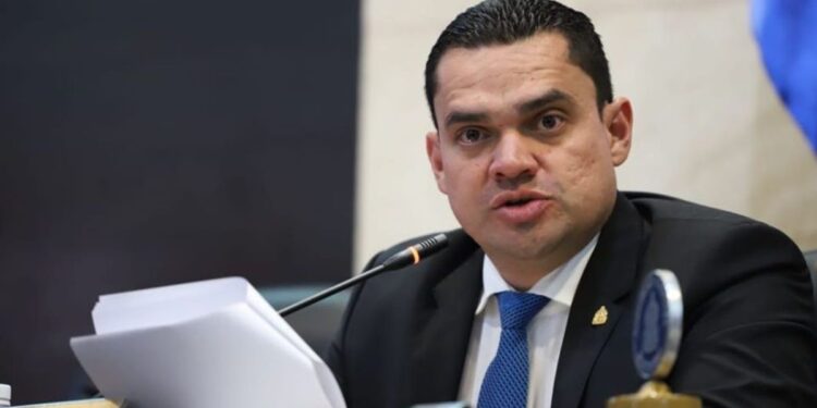 Tomás Zambrano asegura que el Congreso Nacional no usa fondos para alquiler de carros blindados