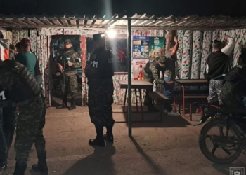 Honduras descarta cárceles en islas y reforzará presencia militar, afirma el presidente del Congreso Nacional