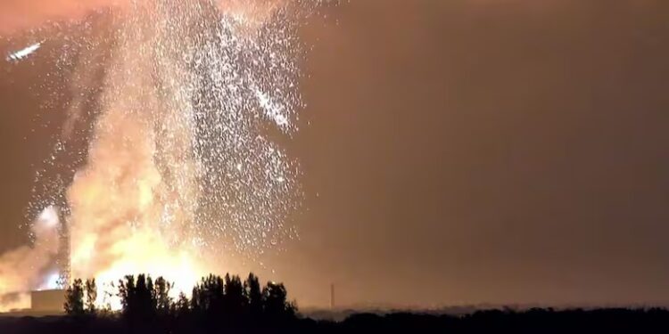 Explota el megacohete de Jeff Bezos durante prueba y sacude Florida