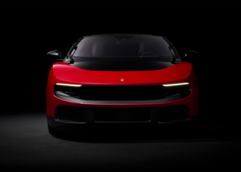 Ferrari rompe su historia: así es el Luce, su primer coche 100% eléctrico y de cinco asientos