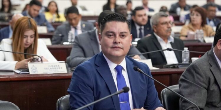 Diputado Arnold Burgos asegura que este Congreso Nacional es diferente y velará por el pueblo hondureño