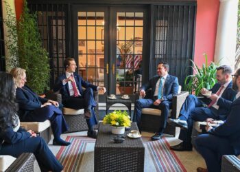 Presidente Zambrano se reúne con importante delegación estadounidense para atraer inversión y generar empleos