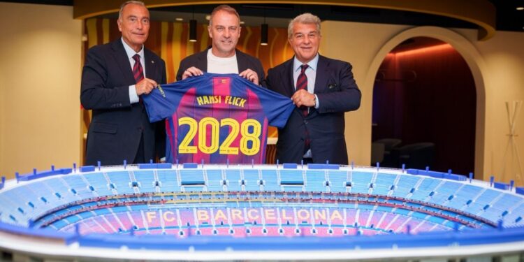 Hansi Flick renueva con el Barcelona