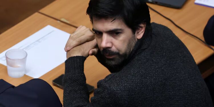 La Justicia de Chile decreta la prisión preventiva contra el exdiputado Joaquín Lavín por corrupción