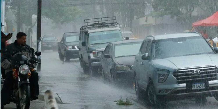 COPECO alerta por onda tropical que provoca lluvias en distintas zonas de Honduras