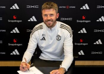 Manchester United confirma a Michael Carrick