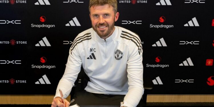 Manchester United confirma a Michael Carrick