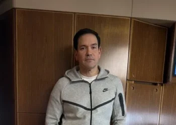 Marco Rubio aparece con la ropa deportiva que llevaba Nicolás Maduro durante su captura