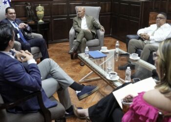 Organización de Periodistas Profesionales Deportivos de Honduras se reúne con el presidente del Congreso, Tomás Zambrano