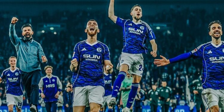 Schalke 04 regresa a la Bundesliga