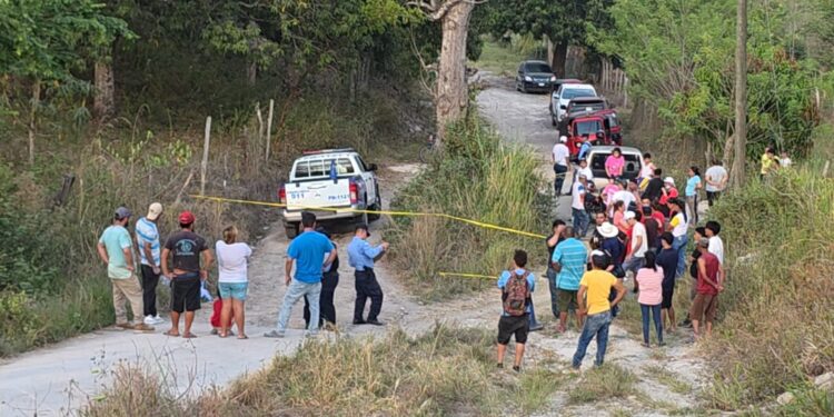 ¡Violencia extrema! Acribillan a joven frente a su padre en Nueva Arcadia, Copán