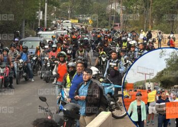 ¡NO HAY PASO! Tremendo tráfico en carretera al sur ante protesta por negociación del gobierno de La Racha solo con tres cementeras