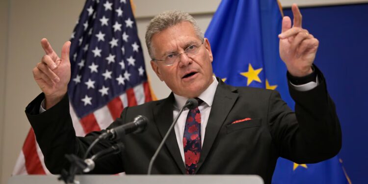 La Comisión Europea desmiente a Trump y advierte de sus “opciones” para protegerse ante nuevos aranceles