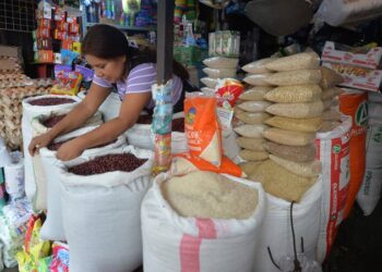 Precio de la canasta básica en El Salvador se eleva hasta un 4.11 % en el primer trimestre