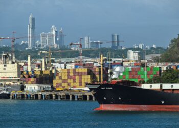 Los cancilleres de Panamá y China se reunirán en medio de tensiones por los puertos
