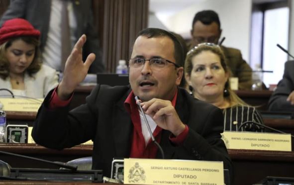 Sergio Castellanos: “Manden los audios al FBI y les advierto que utilizar el nombre de una agencia federal para mentir es un delito”