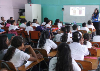 Autoridades de Honduras buscarán “casa por casa” a menores que no asisten a la escuela
