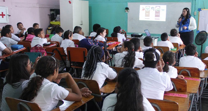 Autoridades de Honduras buscarán “casa por casa” a menores que no asisten a la escuela