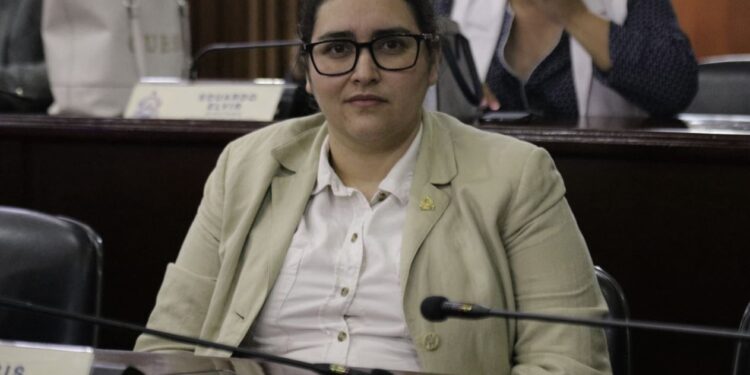 ¡Hasta la vista baby! Isis Cuéllar ya no tiene un curul en el Congreso Nacional y fue sustituida por Gabriela López