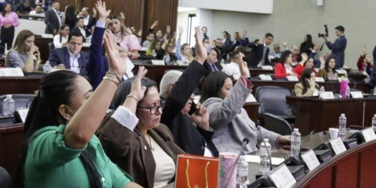 Congreso Nacional da luz verde a más de 140 contratos de infraestructura vial